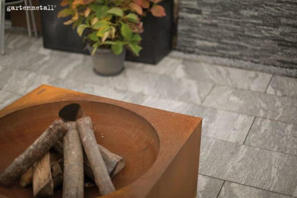 Fireplace Kitchen_Gartenmetall_Cortenstahl_FEUER_Troja_quadratisch_Holzbefeuerung-e1518281443142.jpg